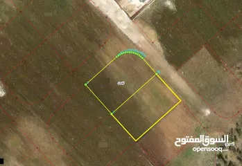  1 قطعة ارض 1969م  للبيع اربد جنوب طريق وصفي التل (شارع ابو راشد) و جنوب حدائق الملك عبدالله