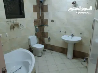  11 شقة للبيع 200 متر تقاطع مكرم عبيد مع مصطفى النحاس