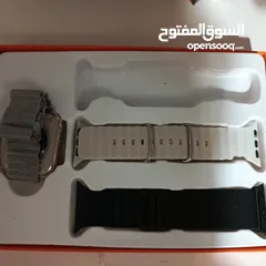  1 ساعة تتش مع كلبسات الهم معاها شاحن