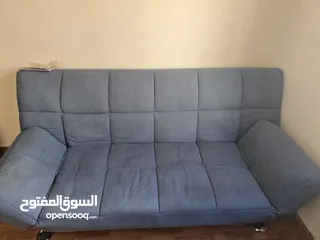  1 صوفا بيد للبيع بحالة جيدة الاتواصل بعد ساعة 6 مساء