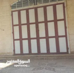  2 محل للأجار اصل سبر ماركت  مساحه 22 متر مربع فيه حمام ومطبخ صغير سده صغيره للخدمات ساحه