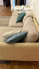  2 كنب مودرن وأنيق لون بيج للبيع