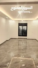  9 شقة سوبر ديلوكس جديدة البناء  بيتونيا مساحة 200م2  بجانب مسجد سيف الدين موقع سكني هادئ ومتميز