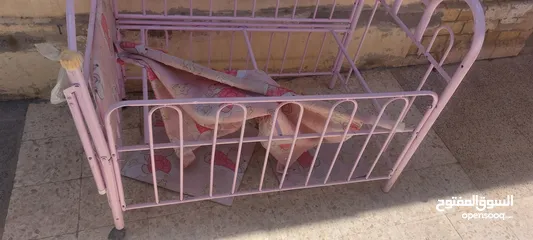  2 سرير اطفال بحاله ممتازه بسعر حرق