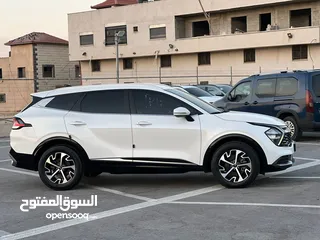  8 كايا سبورتاج /2022 فل بدون فتحة سقف  2x4 ///240Hp بنزين + كهرباء  ( Haybrid) 1600cc