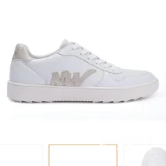  2 بوتين جداد مقاس 39 من ماركة Nine West