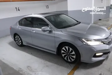  16 Honda Accord Touring Hybrid 2017