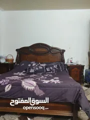 2 غرفة نوم تفصيل - خزانة 6 ضرف خشب لاتيه - مع سرير مع 2 طاولات جانبية + مراة