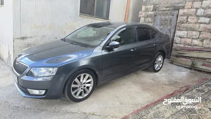  6 سكودا اوكتافيا 1400 تيربو بنزين بحالة الوكاله مفتاحين شركه عداد اصلي 103 الاف جنط 17