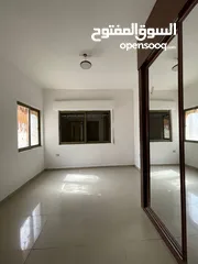  6 شقه للبيع و للاستثمار موقع مميز كوزمو السابع طابق اول مجدده بالكامل بسعر لقطه جدا