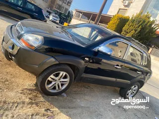  4 Hyundai Tucson 2009