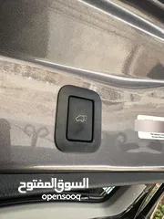  11 تويوتا هايلاندر 2019 لميتد بلاتينيوم فل كامل 4 كميرات و 7 مقاعد بانوراما توب نظافة