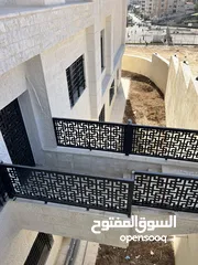 11 شقة ارضية مع مدخل خاص بتلاع العلي قرب كلية المجتمع العربي