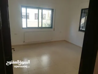  5 طابق مستقل من فيلا للايجار في ضاحية الرشيد مقابل فندق قصر الحرير