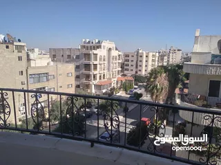  1 شقة مفروشة للإيجار في إربد – موقع مميز قرب مجمع عمان الجديد مناسبة للطلاب أو الطالبات