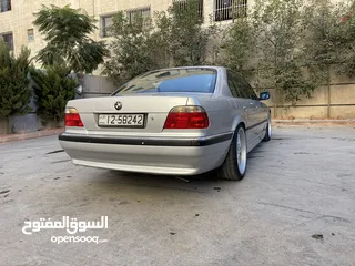  24 Bmw 740 model 2001