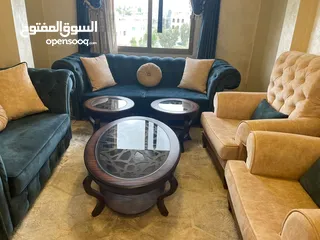  1 كنب للبيع و طقم طربيزات