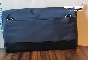  13 حقيبة يد - حقيبة كتف مع حزام سوداء من فيكتوريا سيكريت  Clutch Bag-Crossbody Bag Victoria's Secret