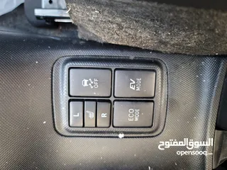  14 Toyota Prius c 2018