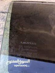  1 للبيع زجاج امامي جهة الراكب نظيف جداً