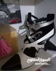  5 براند زارا و شارلز اند كيت 15 دينار