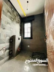  10 فــيلا 3 طوابق مفصولة الحشان سوق الجمعة