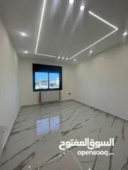 8 بالاقساط في تلاع العلي مقابل الجامعه الاردنية 180متر بتشطيب فندقي