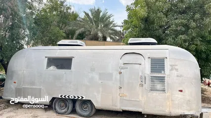  2 فود ترك  ماركة ( AIRSTREAM ) افضل شركة كرفانات غنية عن التعريف