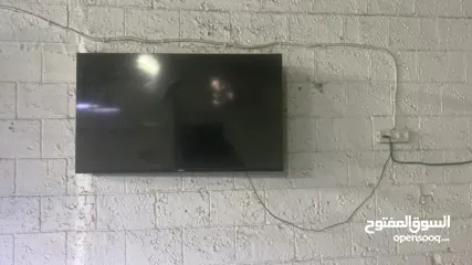  1 شاشات وثلاجة وطاولة بلياردو