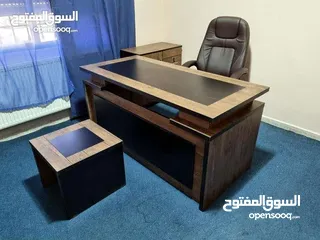  11 مكتب مدير مع جانبية وادراج مع طاولة وسط هدية  متوفر بعدة الوان حسب الطلب