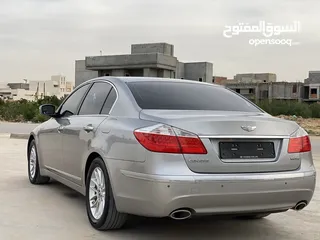  17 هيونداي جينيسس2010