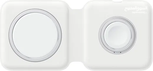  3 Apple MagSafe duo charger white