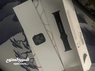  1 ساعة ابل SE 40mm بس ما معها شاحن بس وكالة من الشركة و مش مفتوحة و عليها لزقة شاشة
