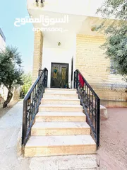  2 عمارة سكنية على ارض نصف دنم 511 متر مربع تتكون من ثلاث طوابق  منطقة هادئة و قريب من شارع المطار