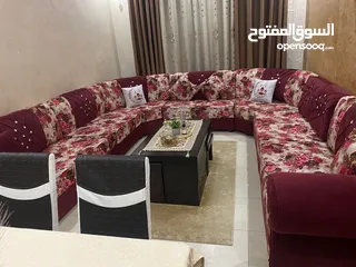  1 طقم كورنر بحالة ممتازة