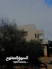  3 منزل على قطعة أرض 2 دونوم ، لمعرفة السعر الرجاء التواصل على الرقم في الوصف