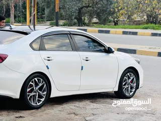  21 كرت ابيض KiA 3 ( 2019)