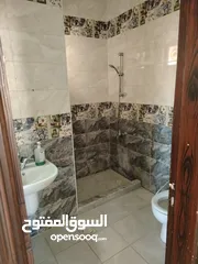  5 شقة للايجار حي الرشيد
