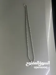  3 used perfect silver chain which is 29 grams
