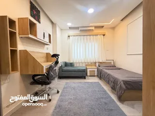  26 26 استديو للبيع عند الجامعة الاردنية تشطيب جديد حمام و مطبخ لكل استديو عائد استثماري مميز جدا و مميز