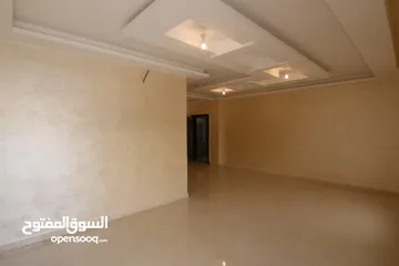  18 من المالك تم تخفيض السعر 170 متر في ابو نصير  شقة جديدة ارضي على مستوى الشارع