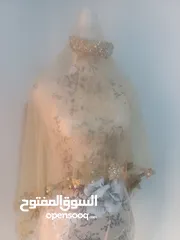  3 فستان خطوبة وعقد راقي جداً بسعر خيااالي ب25الف ريال يمني فقط
