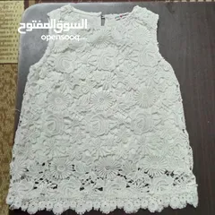  21 ملابس بناتي مستعمل بس نضيف بأسعار رمزيه ومراعاه عالكميه بلبسو عمر 8/9 سنين