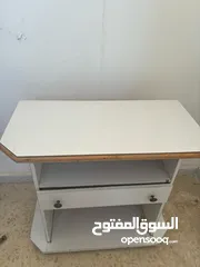  1 طاوله بيت مع جرار