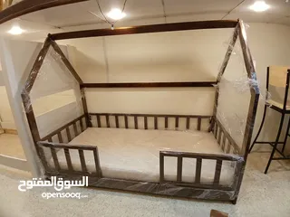  33 تخوت طابقين مع تخت اضافي من الأسفل مع درج وجوارير وارفف من وسط التخت سرير شبابي وأسرة سرير