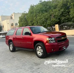  2 Chevrolet Suburban LT 2013