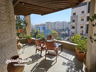  1 شقة مفروشة مميزة للبيع في الشميساني  -  قرب السفارة الليبية طابق ثاني 251م تشطيب سوبر ديلوكس