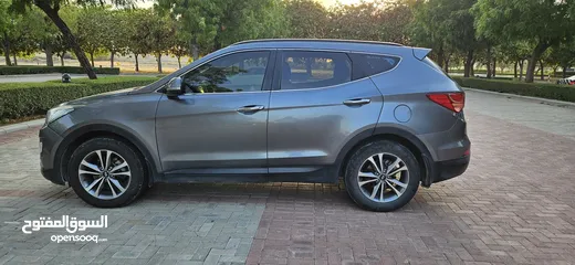  5 Expat driven, showroom maintained 3.3ltr santa fe 4wd for immediate sale