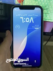  1 iPhone 11pro  بسعر رمزي