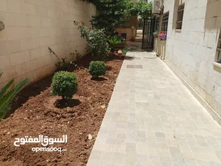  7 شقة مفروشة للايجار طابق ارضي فاخره قرب مطعم ورد